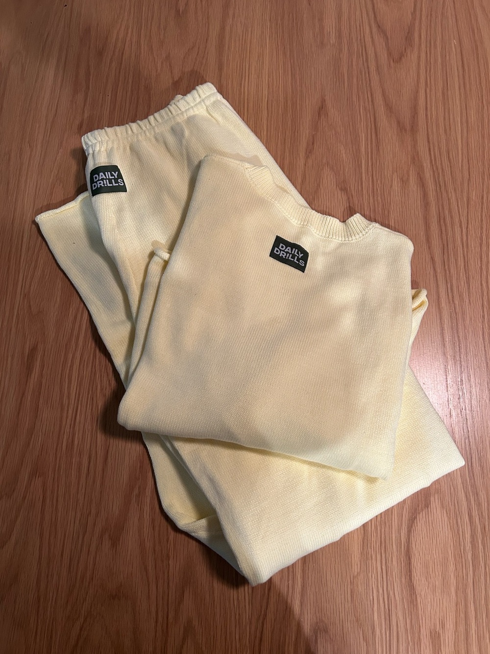 Daily Drills Beach Knit Cropped Sleeve & Resort Pants - Lemonade Size M/L NWOT